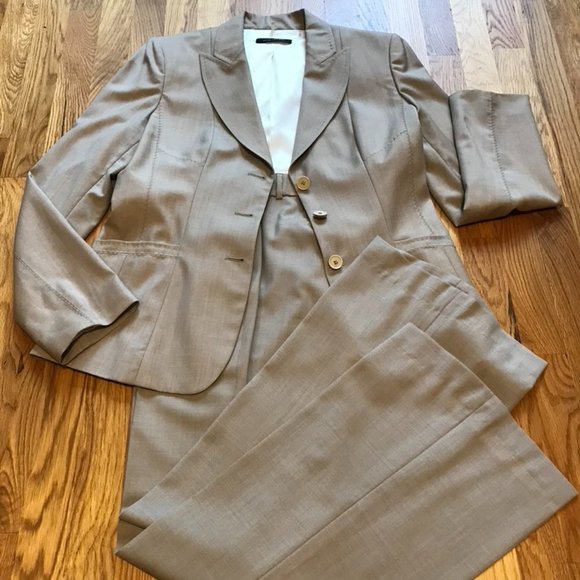 Elie Tahari Wool Gabardine Beige Suit NWOT